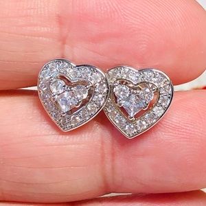 Adorable ❤️ heart studs with wonderful rhinestones
